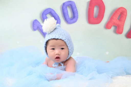 十堰宝宝脸上起红疹子